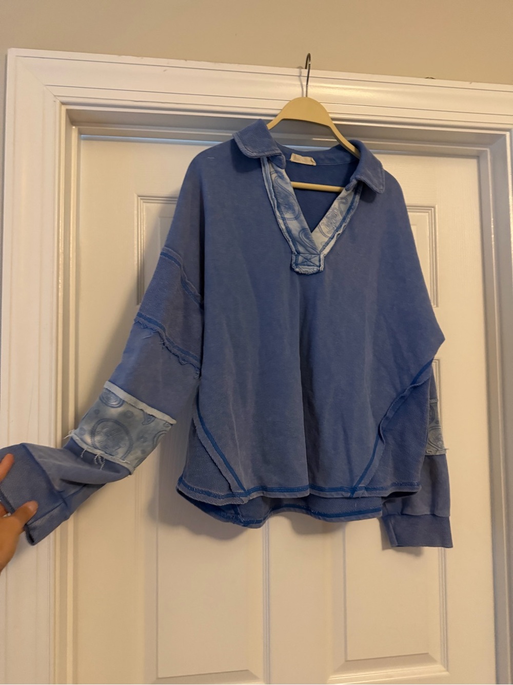 Relaxed Indigo Collared Women's Pullover Sweatshirt - Picture 2 of 3